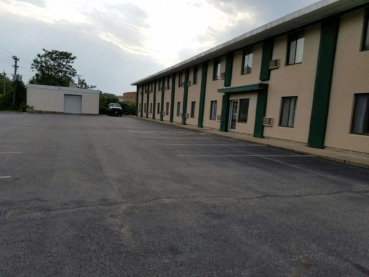 Woonsocket Motor Inn Eksteriør billede