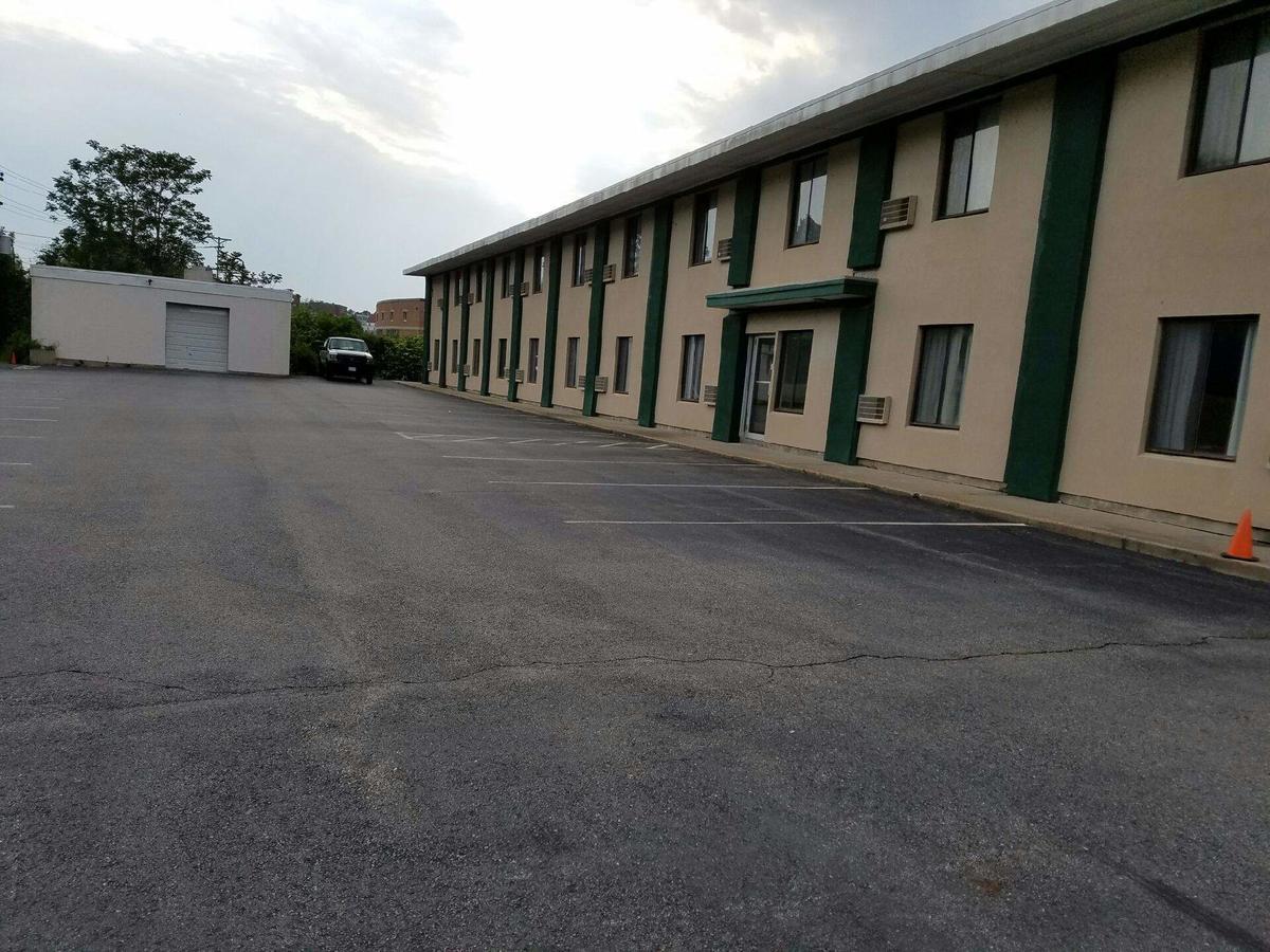 Woonsocket Motor Inn Eksteriør billede